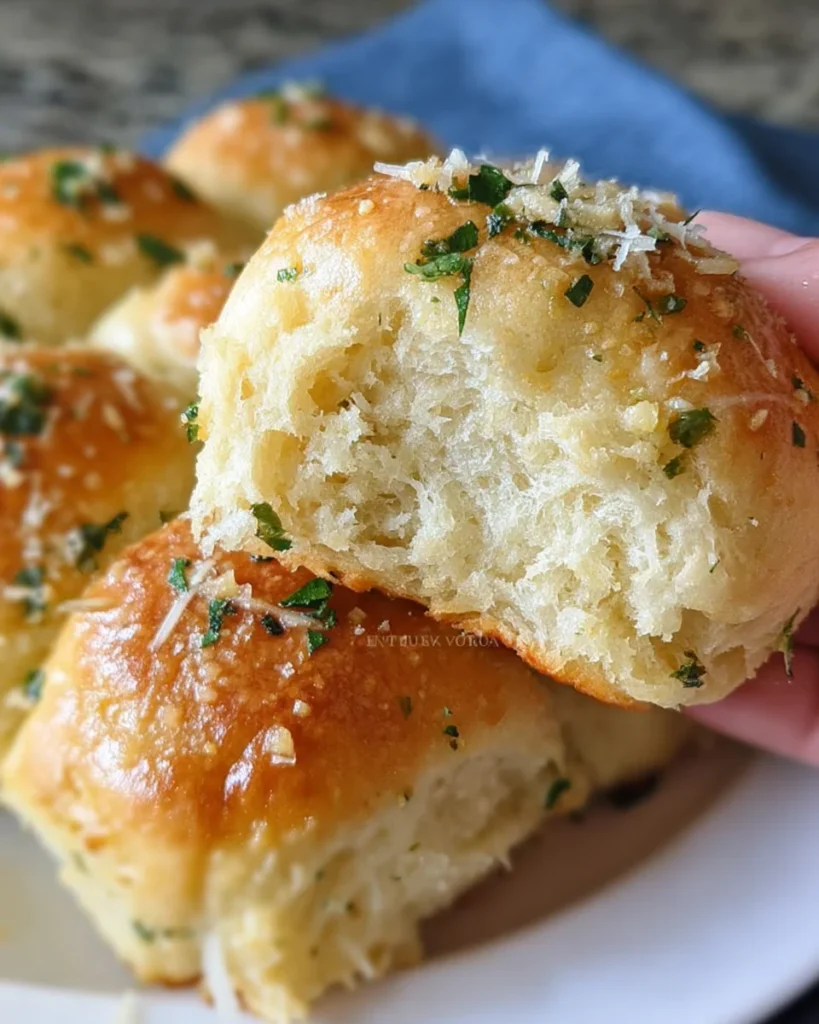30-Minute Garlic Parmesan Dinner Rolls